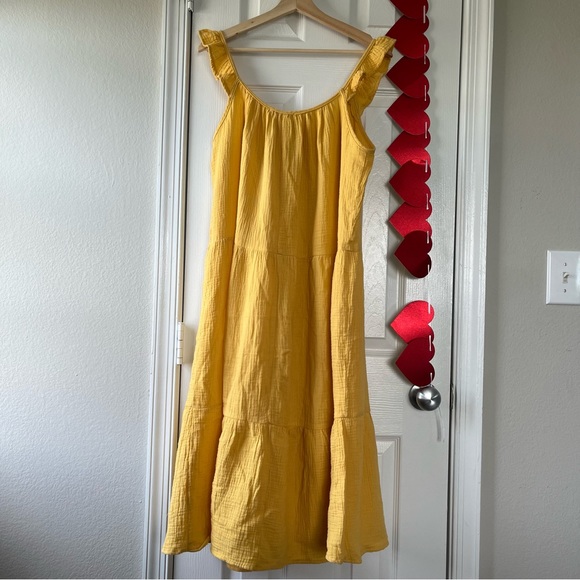 Dresses & Skirts - 4our dreamers midi dress  yellow/mustard flowy size M with ruffle straps